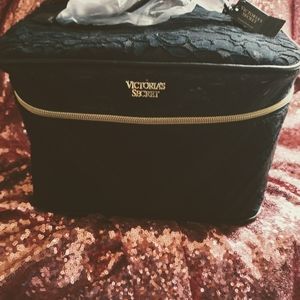 NWT Victoria Secret travel case